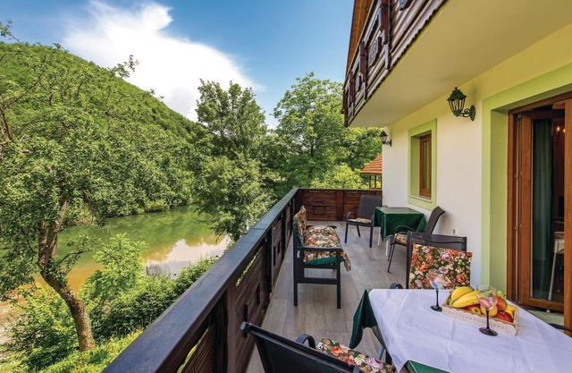 Awesome home in Brod na Kupi with sauna