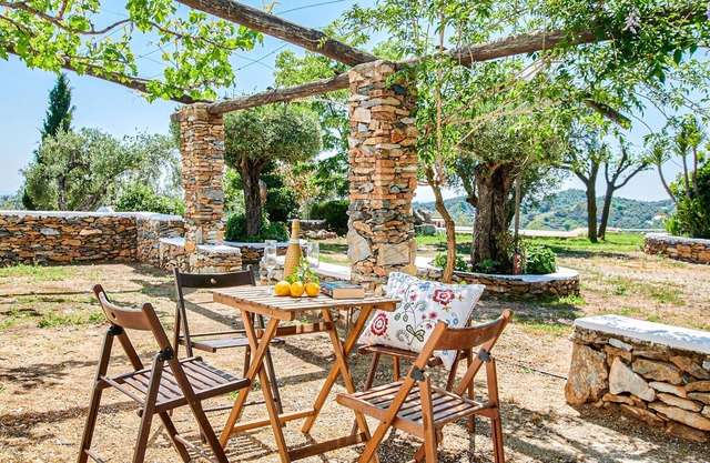 Awesome home in Constantina with WiFi