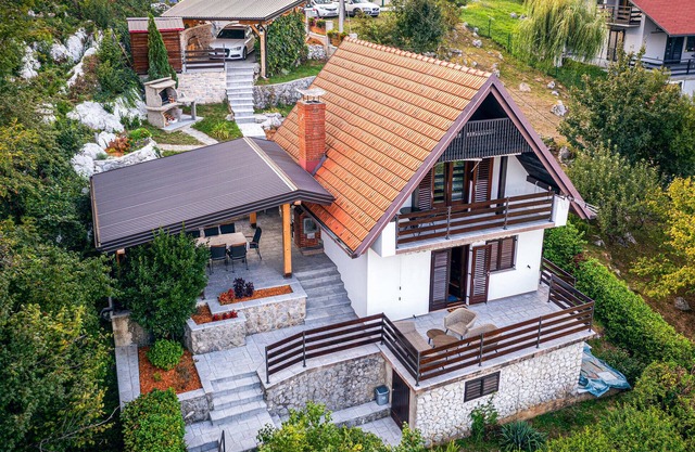 Awesome home in Donji Zvecaj with sauna