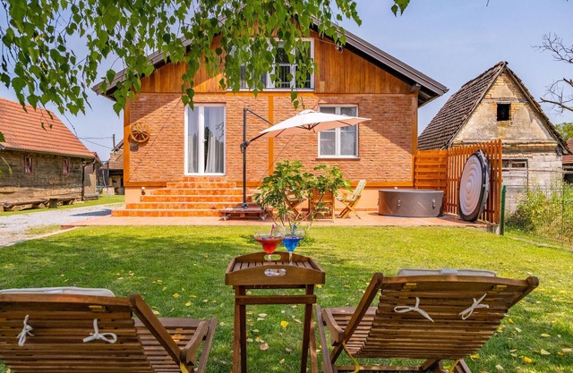 Awesome home in Drenov Bok with jacuzzi