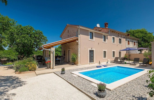 Awesome home in Marcana