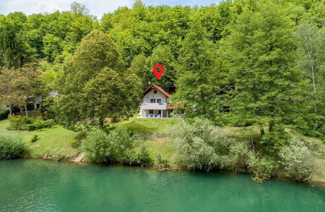 Awesome home in Ozalj with kitchen