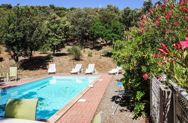 Awesome home in Pierrerue