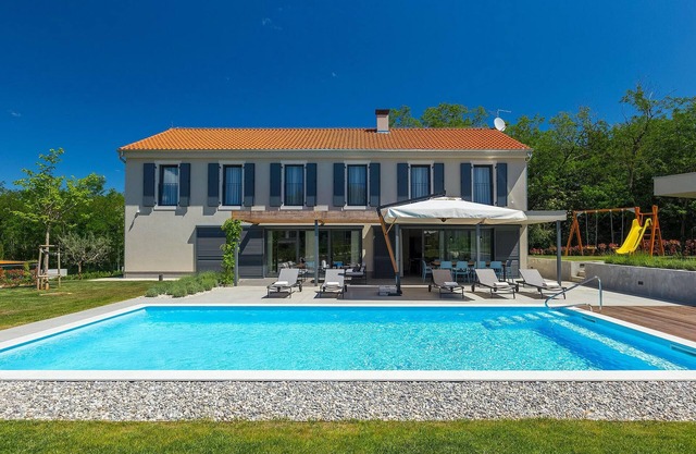 Awesome home in Porec