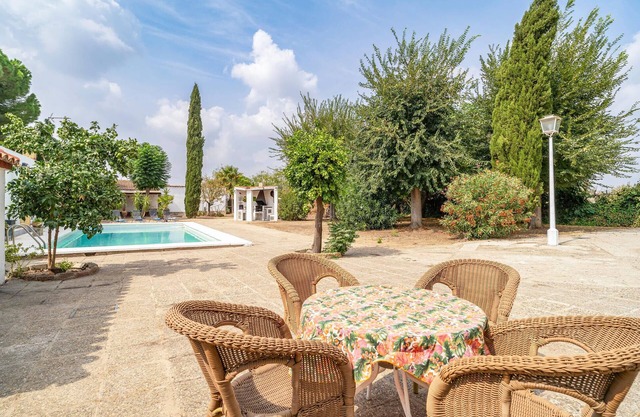 Awesome home in Sevilla with WiFi