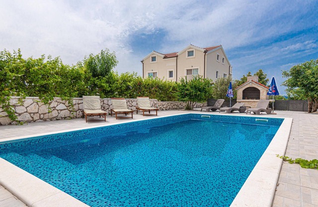 Awesome home in Vodice