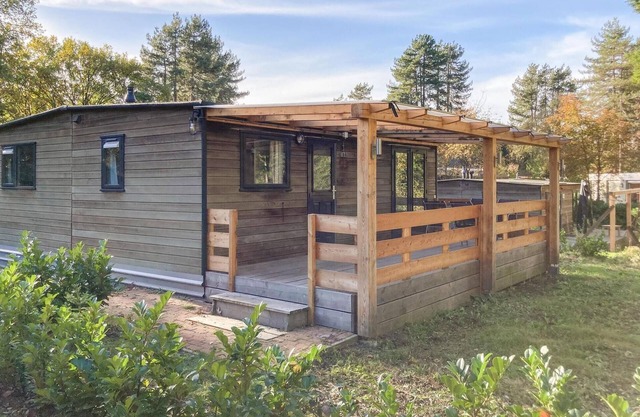 Awesome home in Well with kitchen