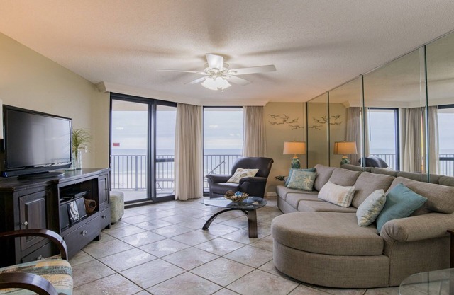 Awesome updated condo at Phoenix VI!