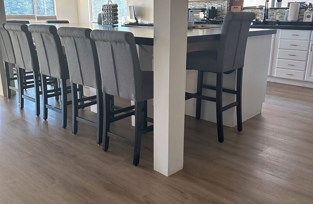 Awesome view, 3-bedroom house in Canyon Lake with great amenities and WiFi