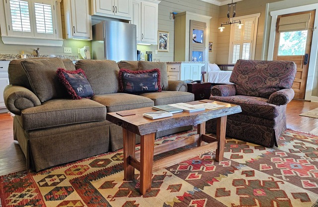 Ayres Cottage by Louisiana Hospitality Group