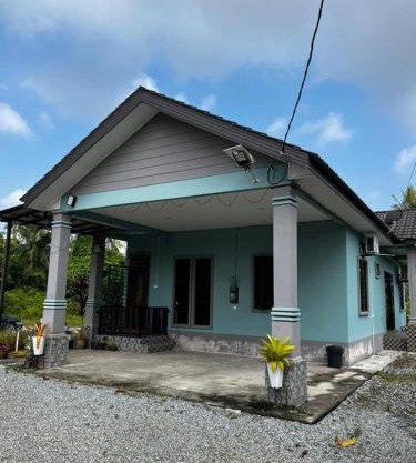 AZZR Homestay