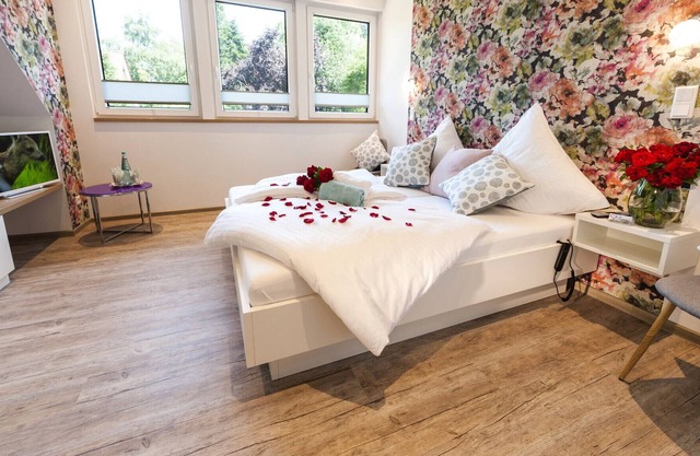 Bünner Hof, rose garden