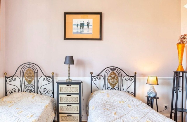 B & B Violet with Chimney