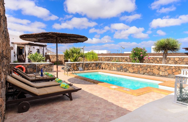 Beautiful Country Villa with Pool, Terrace, Garden & Wi-Fi; Parking Available