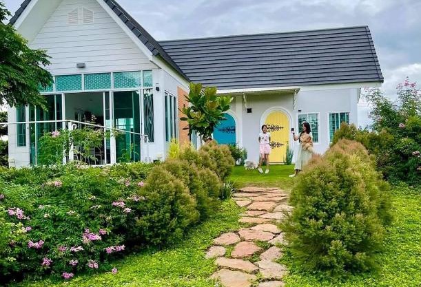 Baan Klang Khao Mountain Viewบ้านกลางเขา เมาเทนวิว