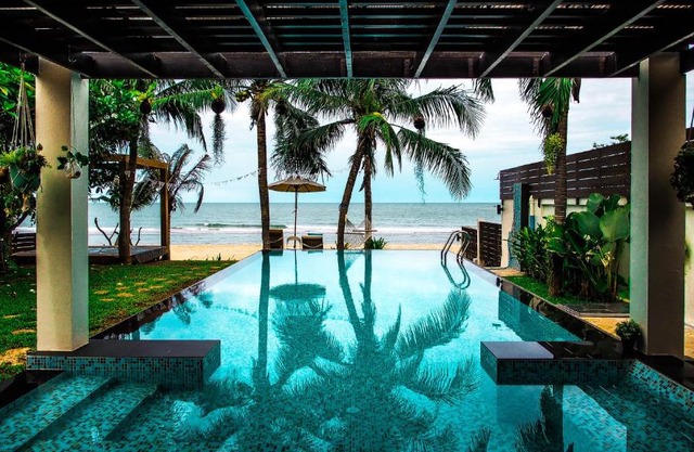 Baan SanSuk Pranburi - Beach Front & Pool Villa