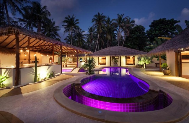 Baan Thamarchat 3 villas 13 bedrooms & Shala