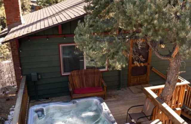 Baby Bear's Hideout:nPrivate Hot Tub/10min From The Village/Fireplace/Hiking
