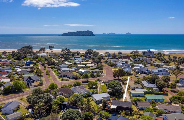 Bach on Boulevard - Pauanui Holiday Home