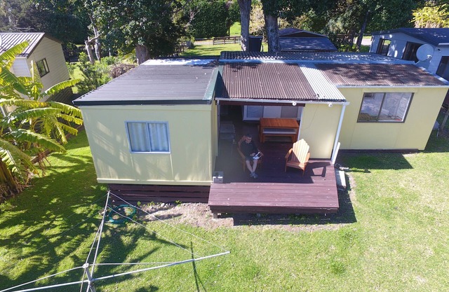 Bach - Whanarua Bay Cottages