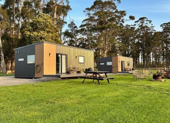 Badger's View Farmstay BLUE TONGUE Cabin