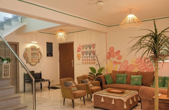 BAHAAR THE PALACE VIEW 4BHK PENTHOUSE WITH BUTLER