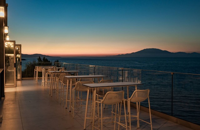 Balcony Hotel - Adults Only