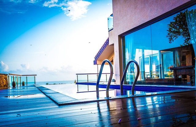 Balinese Sea View Villa With Infinity Pool