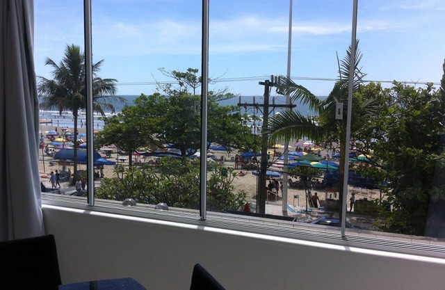 Balneario Camboriu/3 bedrooms/4 ares-cond/Sea Front/Barbecue/Foot to sand