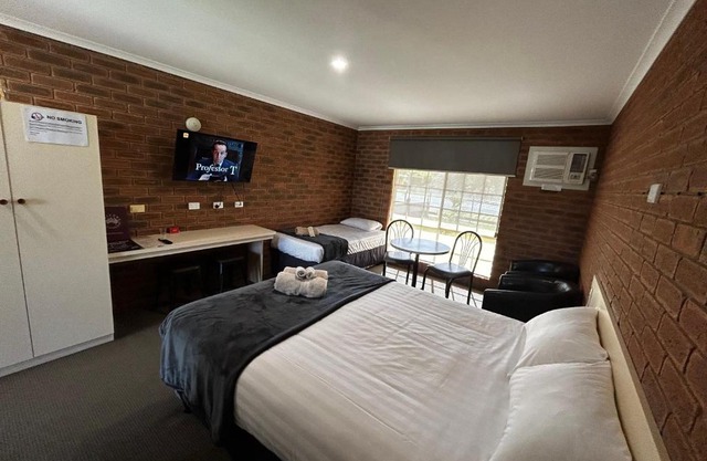 Balranald Colony Inn Motel