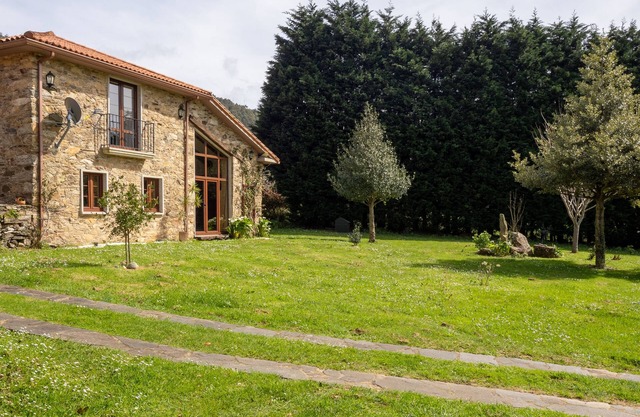 Balteira da Terra, una Casa Envuelta en Piedra. Cedeira