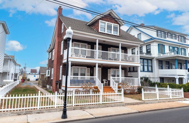 Baltimore Ave AB Downtown 5BR 4.5BA Entire Home