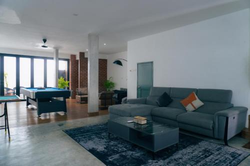 Bandar Botanic Klang lux bungalow Home stay