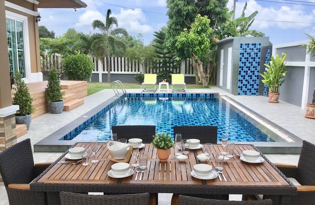 Bang Saray Luxury garden pool villa
