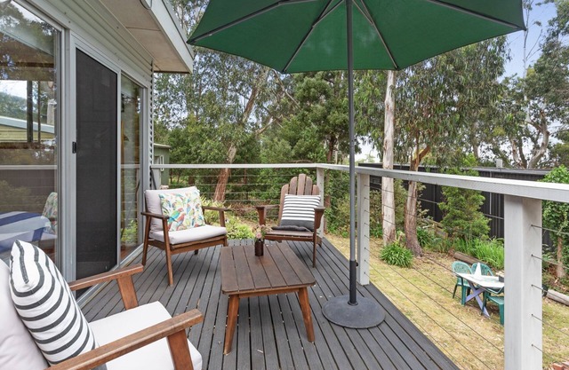 Barca View Cottage - Cozy Beach Retreat