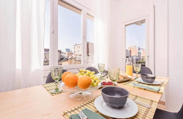 Barcelona City Club Building! Several units perfect for big groups!