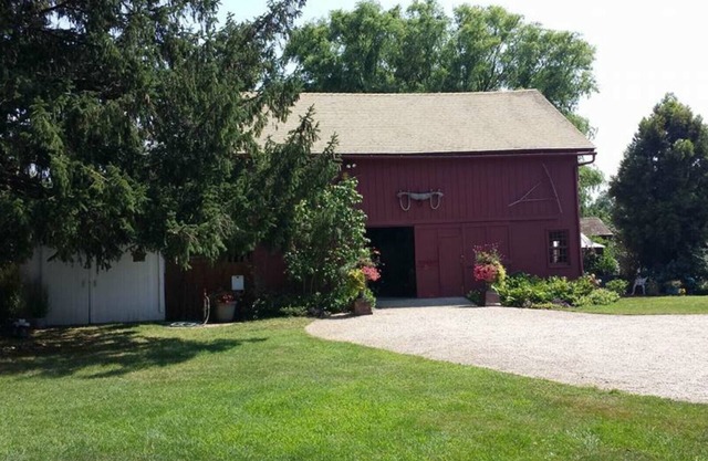 Barn Luxury Living in Town Center Near Public Golf Course