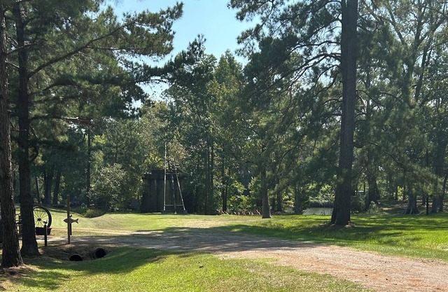 Barndominium along Angelina River near Lake Sam Rayburn great for Sportsmen
