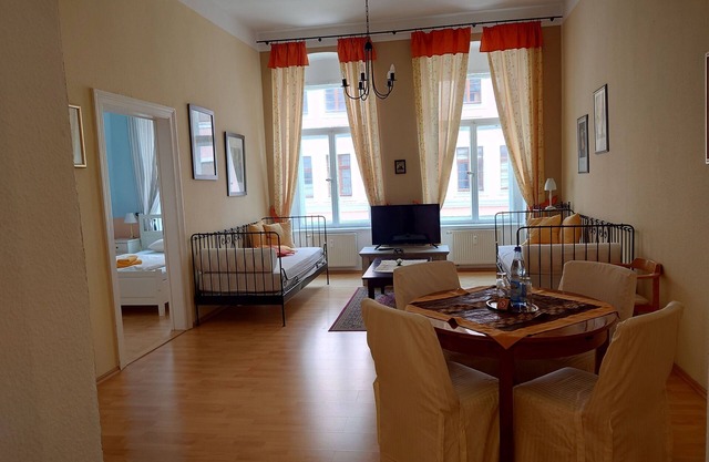 Baroque house apartment 1st floor with French bed - Baroque house apartment