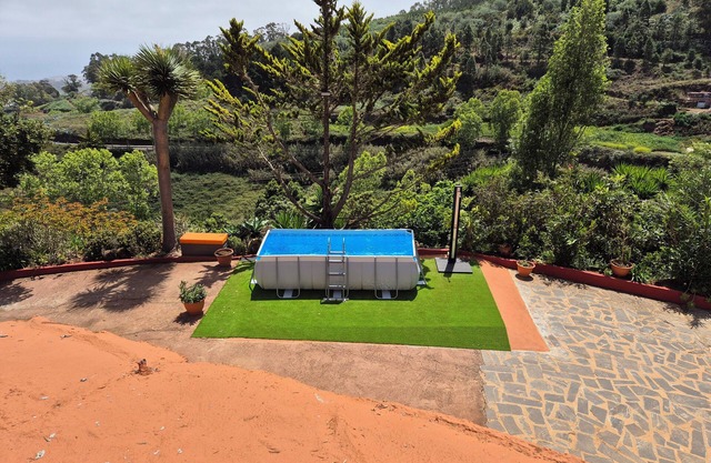 BARRETO CAVES. In the center of a 27,000 m. Finca. Mountain and sea views.