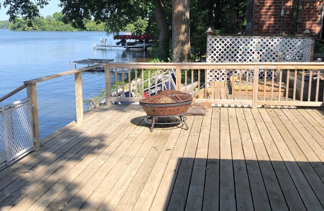 Barrett Lake, rent year round! Dock is out for the season as of 9.27.25