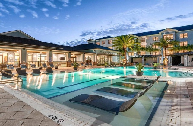 Barsala l Modern 2BR with Sunroom & Pool – Near Orlando