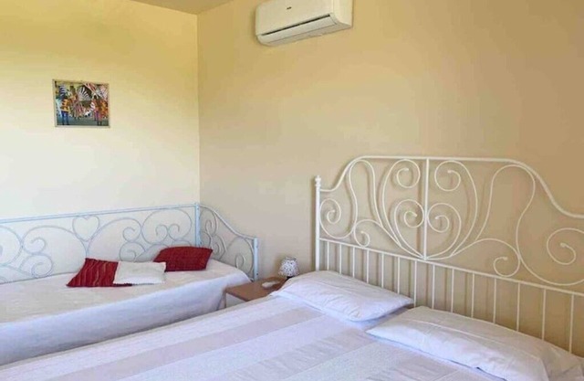 Basilico 2 people, swimming pool Airco Car charger