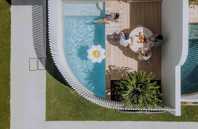 Bask at Burleigh Summ