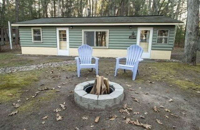 Basswood Hideaway - Wooded Retreat near Bass Lake and Lake Michigan!