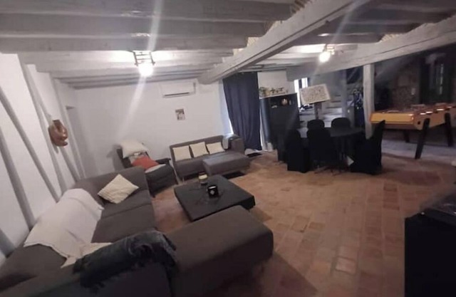 Batisse Familliale avec piscine chauffée