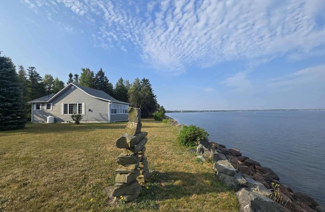 Bay of Sands cottage nSunsets, serenity, breathtaking