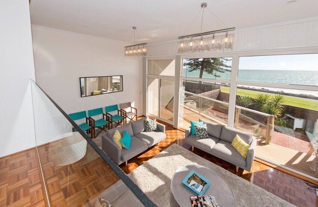 Bay Sunsets - Glenelg - Beachfront - Large - View