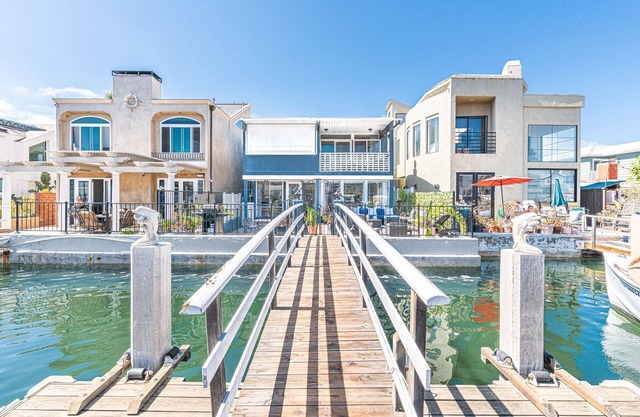 Bayfront Vacation Home | Easy Walk to Beach | Great Front Patio | Peaceful Neighborhood