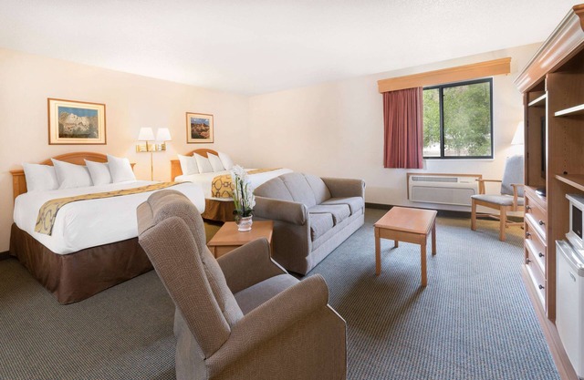 Baymont by Wyndham Hot Springs